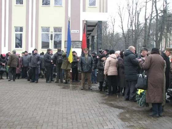 Сьогодні о 12 годині біля пам’ятника героя відбулася панахида та мітинг-вшанування героя-повстанця (Фоторепортаж) — фото 2