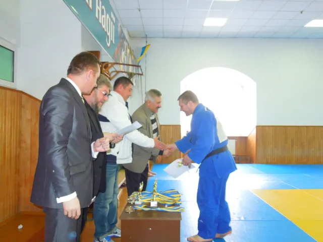 Депутат Рівнеради і відомий в місті меценат нагородив незрячих дзюдоїстів (Фоторепортаж) — фото 2