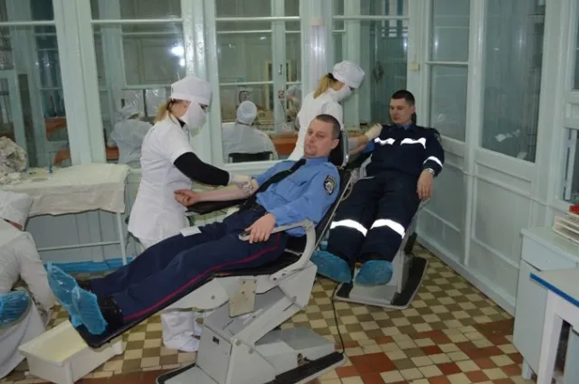 Із рівненських "даішників" викачали 10 літрів крові (Фоторепортаж) — фото 4
