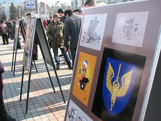 Фронтмен гурту «OT Vinta» виставив серію своїх карикатур про відомих політиків та українських героїв (Фоторепортаж) + (Відео) — фото 7