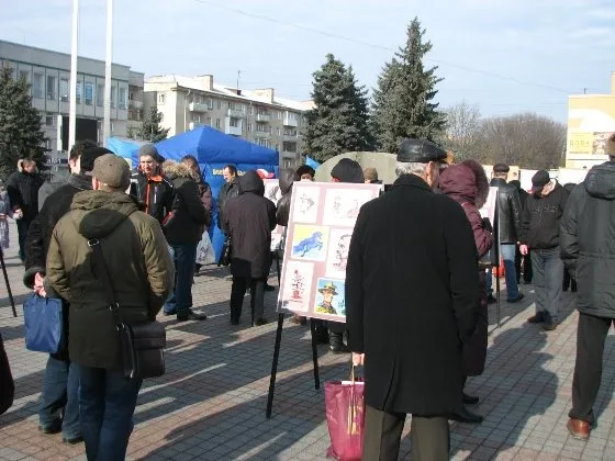 Фронтмен гурту «OT Vinta» виставив серію своїх карикатур про відомих політиків та українських героїв (Фоторепортаж) + (Відео) — фото 9