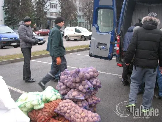 Рівненські фермери та приватні землевласники вирішили зробити посильну допомогу військовим в Криму (Фоторепортаж) + (Відео) — фото 3