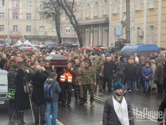 У Рівному тисячі людей прощались Олександром Музичко (Фоторепортаж) + (Відео) — фото 4