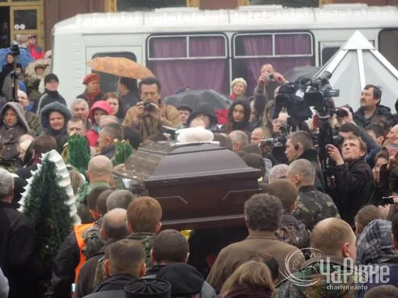 У Рівному тисячі людей прощались Олександром Музичко (Фоторепортаж) + (Відео) — фото 6