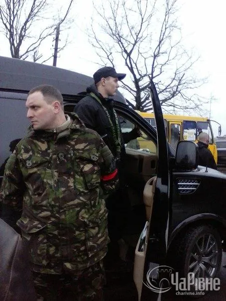 На похорон Сашка Білого Дмитро Ярош приїхав на кортежі Януковича (Фоторепортаж) — фото 3