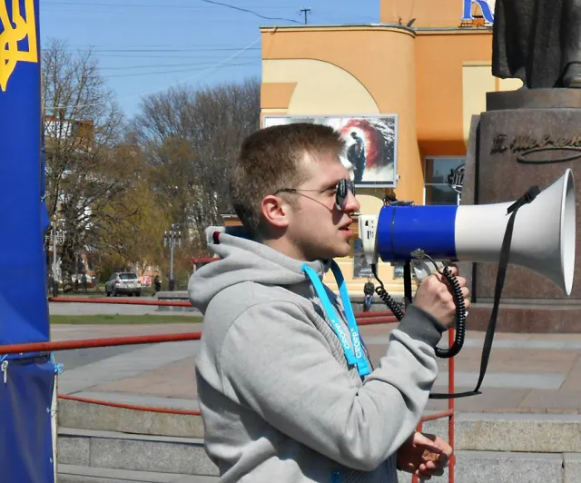 У Рівному відбувся флешмоб «Рівне за єдину Україну!» (Фоторепортаж) — фото 4