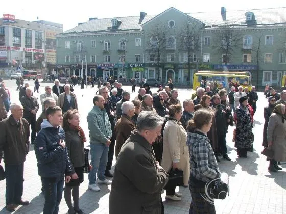 Чиновники знову ігонорують рівненське віче (Фоторепортаж) + (Відео) — фото 2
