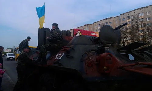 На дорогах Рівного з’явились БТРи (Фоторепортаж) — фото 1