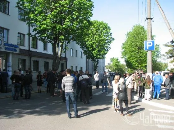 Біля управління рівненської обласної міліції, активісти влаштували концерт (Фоторепортаж) + (Відео) — фото 2