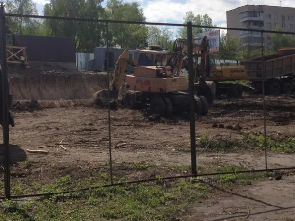 У Рівному біля Пагорбу Слави, повним ходом йде будівництво (Фоторепортаж) — фото 4
