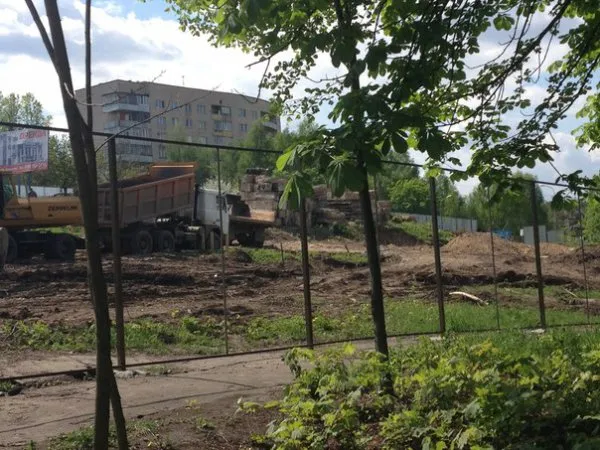 У Рівному біля Пагорбу Слави, повним ходом йде будівництво (Фоторепортаж) — фото 5