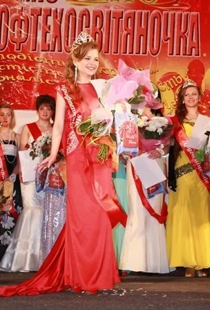 У Рівному завершився обласний конкурс «Міс Профтехосвітяночка» (Фото) — фото 3