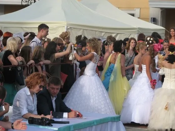 Вже вчетверте у Рівному відбувся Парад наречених (Фоторепортаж) — фото 5
