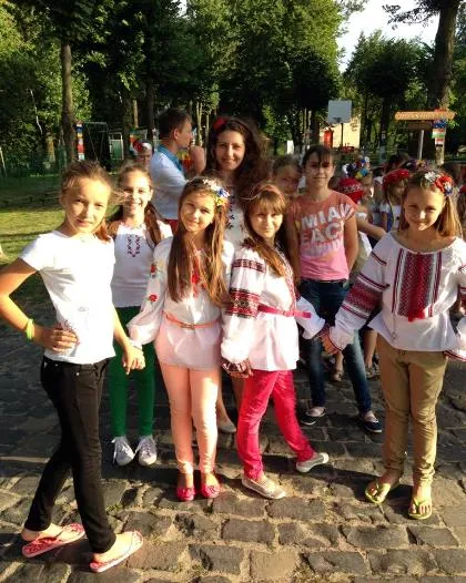 Діти збирають власні віче та пишуть листи військовим (Фоторепортаж) — фото 2