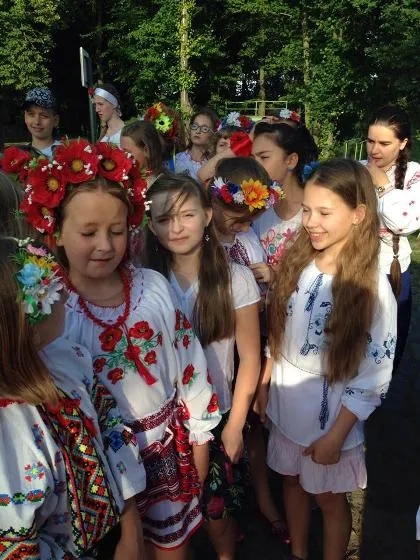 Діти збирають власні віче та пишуть листи військовим (Фоторепортаж) — фото 8