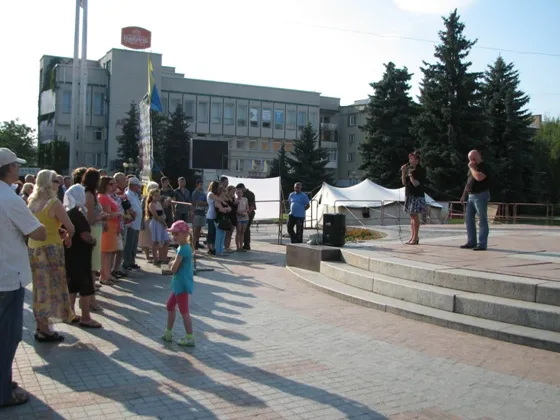 Після майже двохмісячної перерви у Рівному, на майдані Незалежності, відбулося Народне Віче (Фоторепортаж) — фото 1
