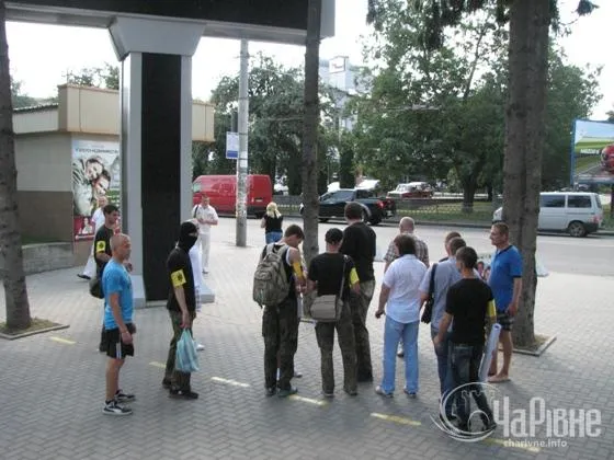 Рівненські націоналісти сьогодні влаштували акцію протесту проти російських банків (Фоторепортаж) + (Відео) — фото 5