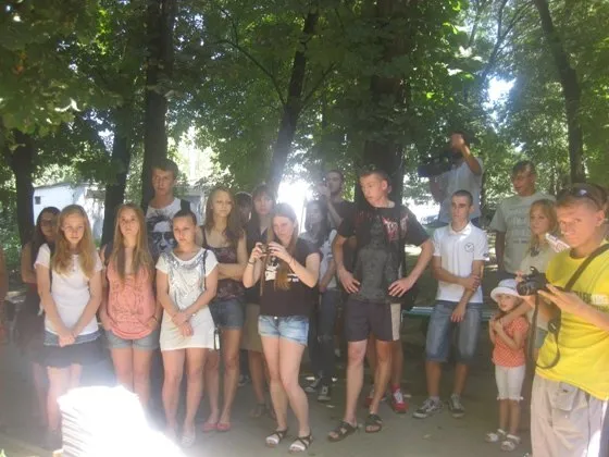 Кілька десятків активістів, вийшли на вулиці щоб боротися з окупантом (Фото) — фото 2
