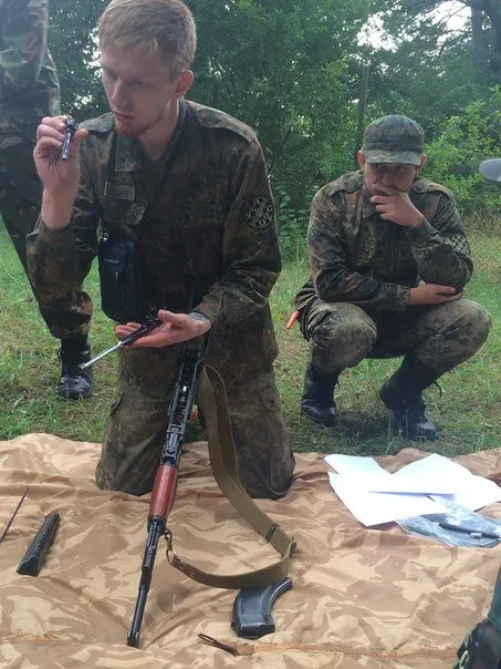 Рівненських хлопців навчають воювати (Фото) — фото 2