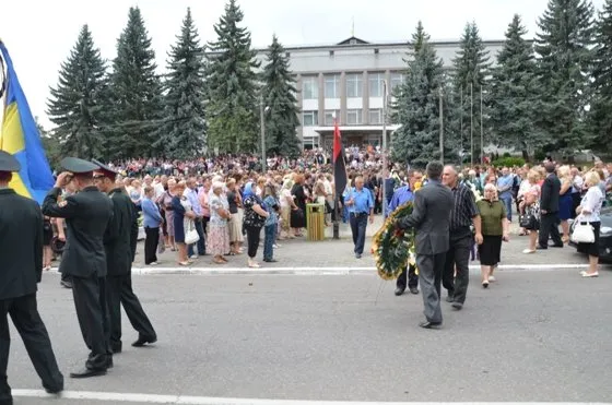 На Рівненщині похоронили 22-річного старшого лейтенанта Владислава Рильського, який загинув в зоні АТО (Фоторепортаж) — фото 6