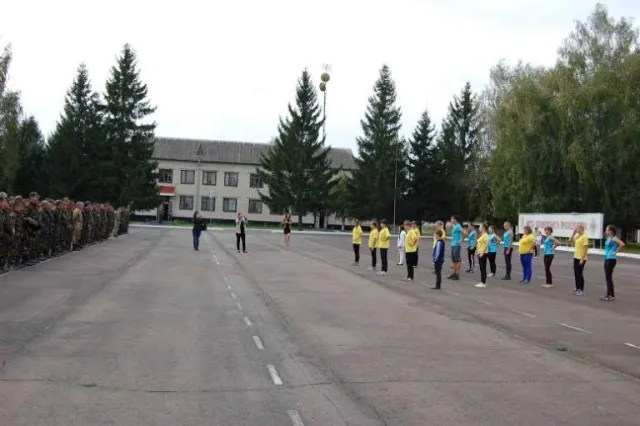 Рівненські діти заспівали для військових (Фото) — фото 2