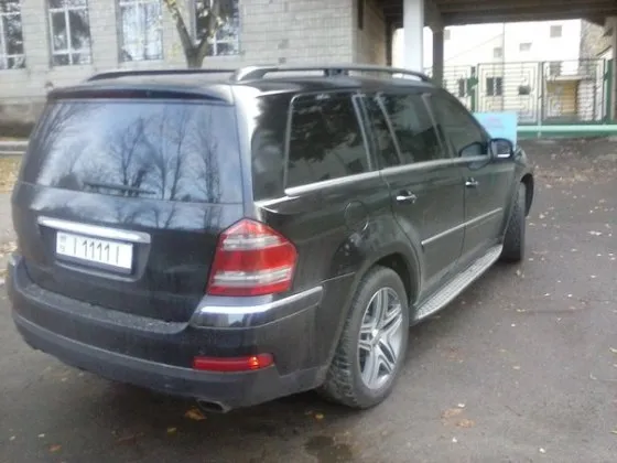 У Рівному «блатні» номера паркуються там, де забажають (Фото) — фото 2