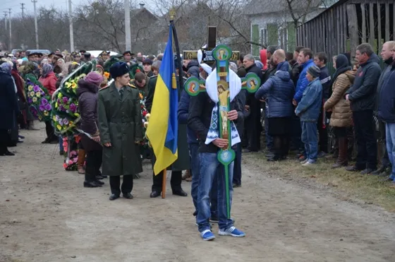 На Рівненщині поховали «кіборга» (Фоторепортаж) — фото 2