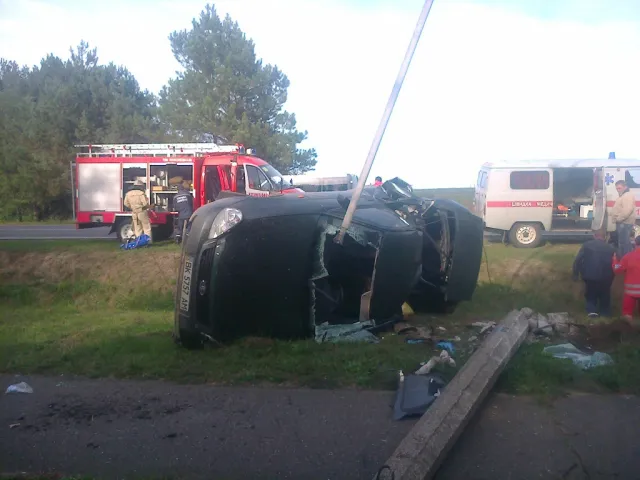 Два жахливих ДТП на Рівненщині, водії постраждали та госпіталізовані (фото, відео) — фото 1